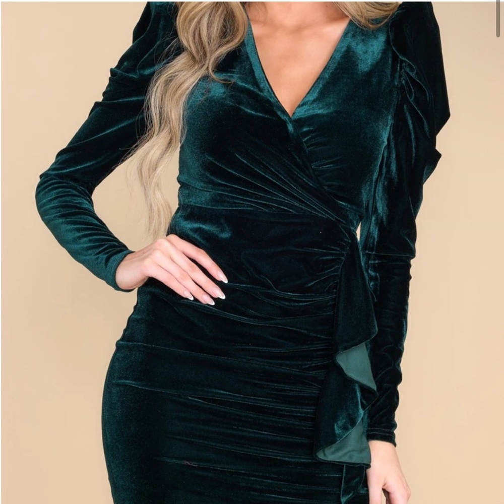 AURA VELVET DRESS